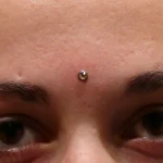 Un piercing en implant