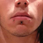 Un piercing labret