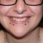Un piercing labret